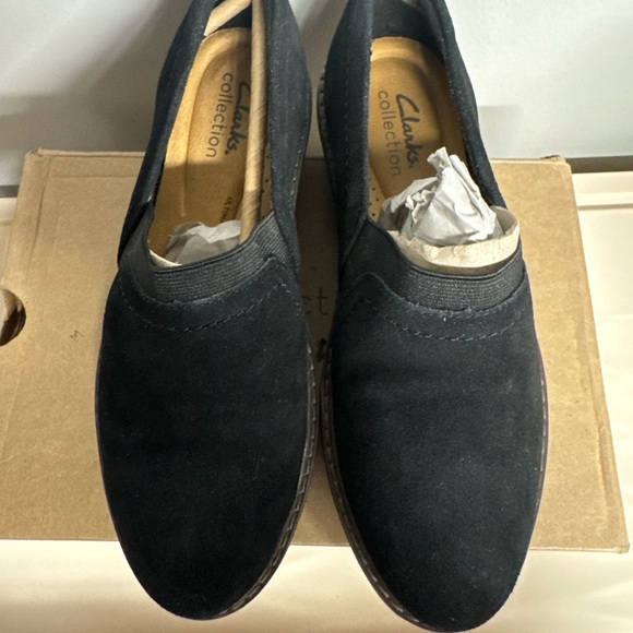 Airabell Mid Black Suede Collectipn by Clarks - Picture 4 of 7